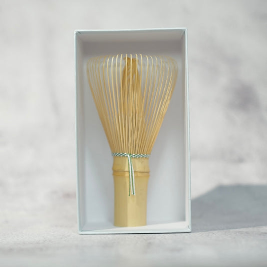 Suikaen — Bamboo Matcha Whisk, Green/White Thread