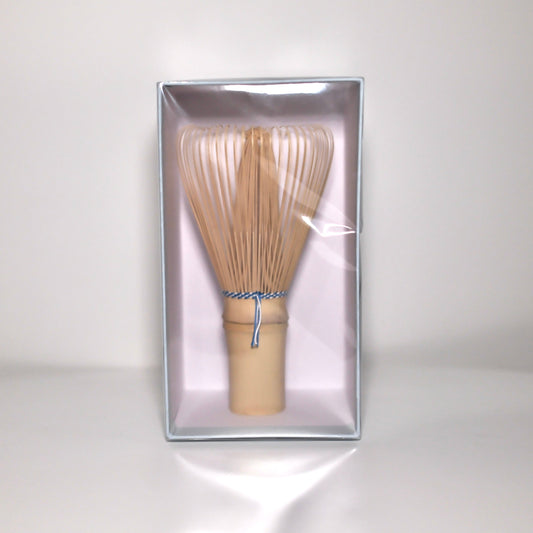 Suikaen — Bamboo Matcha Whisk, Blue/White Thread